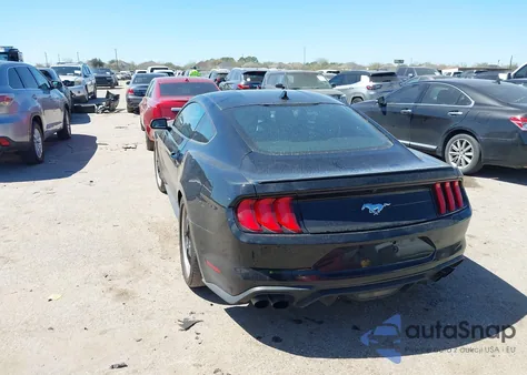 2022 Ford Mustang Ecoboost Premium Fastback z USA, uszkodzony, nr VIN 1FA6P8TH8N5140335